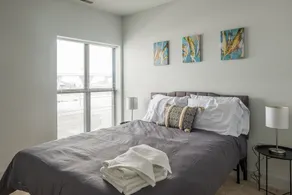 East Ward 2 BR Apt with WiFi by Frontdesk - Image 2
