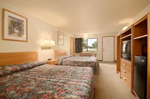 Days Inn by Wyndham Richland - Image 3