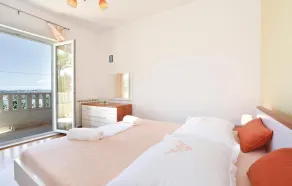 Three-Bedroom Apartment In Podstrana - Image 2