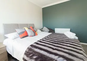 Hemingway Drive Serviced Accomodation - Image 3