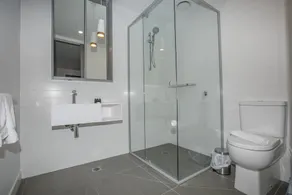 Stunning Apartment In Parkville - Image 4