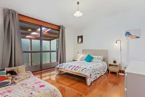 The Log Cabin - 47 Jetty Road - Image 2