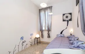 Amazing Home in Icici With Wifi and 5 Bedrooms - Image 3
