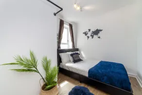 Homely 2-bed Apartment in London - Image 3