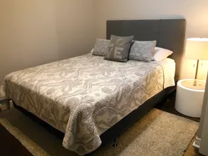 Trendy 1BR Unit on Queen St. W. - Image 2