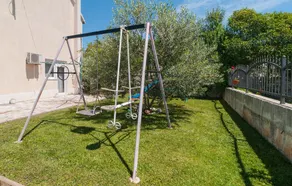 Amazing Home in Blato na Cetini With Wifi and 4 Bedrooms - Image 4