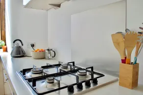 1 Bedroom Flat In Edinburgh - Image 4