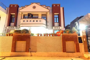 OYO 402 Hotel Noida Residency - Image 3