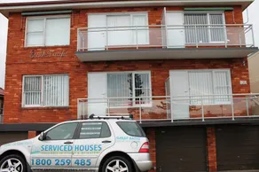 #10 South Pacific Apartments - Image 3