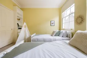 The Southwark Classic - Stylish 4bdr House With Patio - Image 4