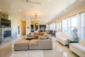 Carondelet Street Modern Suites - Image 2