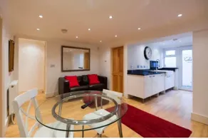 Stylish Apartment Camden - Image 5