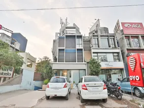 OYO 3914 Hotel Legend - Image 3