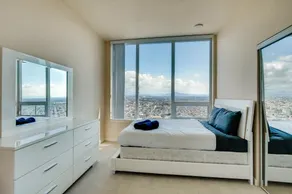 Live in the Ultimate Luxury in San Diego - Image 2