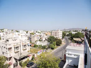 Hotel Royal T By OYO Rooms - Image 3