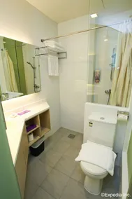Aqueen Hotel Lavender - Image 5