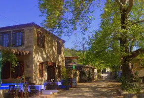 Zeushan Hotel - Image 4