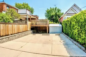 3BR Townhouse - St Clair West Village w Parking - Image 3