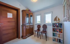 Beautiful Home in Valbandon With Wifi and 4 Bedrooms - Image 5