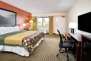 Super 8 by Wyndham Orlando International Drive - Image 2