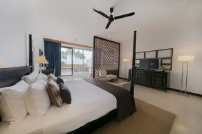 Intercity Hotel - Image 1