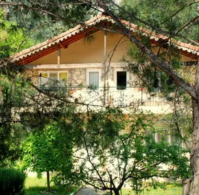 Dionysos Lodge - Image 4