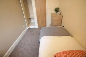 Comfy Rooms in Coventry, SK - Image 2
