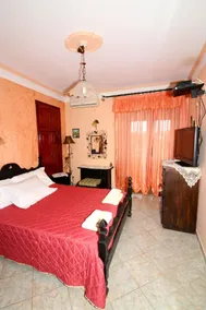 Prestige Studio & Apartment - Image 3