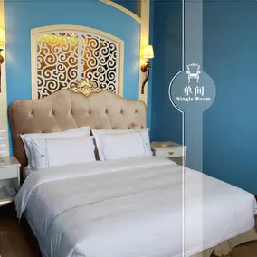 Royal Hotel - Image 5
