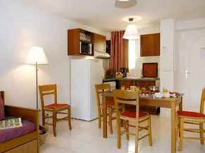 Pet-Friendly Maisonette - Image 2