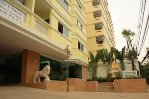 The Chateau Luxury Serviced Apartment - Image 3