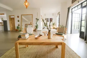 Cozy Stays - Image 5