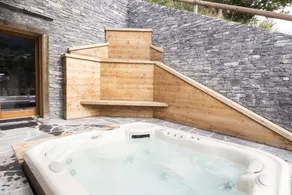Una Lodge - Image 3
