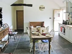 Ginny's Barn - Image 5