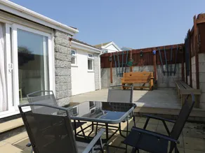 22 Trembel Road Helston - Image 2