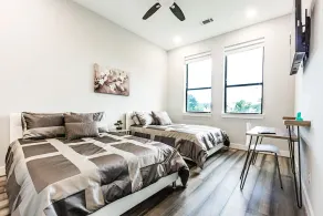 Montrose Guesthouse Suites - Image 2