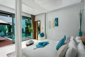 Crystal Pool Villa - Image 4