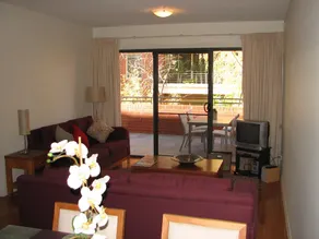 Luxury Escape In Adelaides East End - Image 2