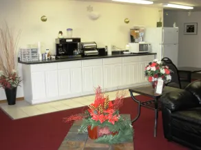 Red Carpet Motel - Image 2