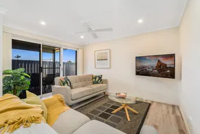 Newcastle Short Stay Apartments Adamstown Townhouses - Image 2