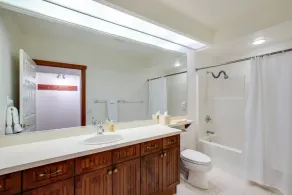 Mt Baker Lodging Ensuite 15 - Sleeps 6 - Image 5