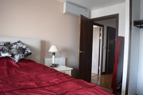Apartment With River And City Views - Image 4