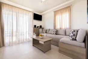 Private Modern Villa w Pool and Stunning sea Views - Image 2