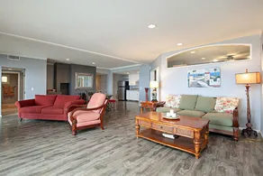 1121 Oceanside - 4 Br Home - Image 4