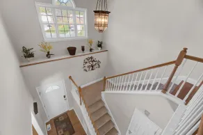 Beautiful 3BR Suburban House - Image 2