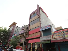 OYO New Hotel Rajwada - Image 4