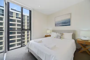 HomeHotel-Luxurious High Rise Apt - Image 2