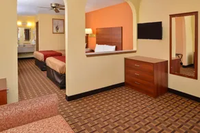 Econo Lodge Midtown - Image 4