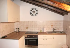 Old Theatre rooms & apartments - Image 2
