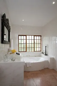 Annabels of Bryanston Hotel - Image 5